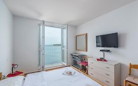 Peskera Apartments Tomicic